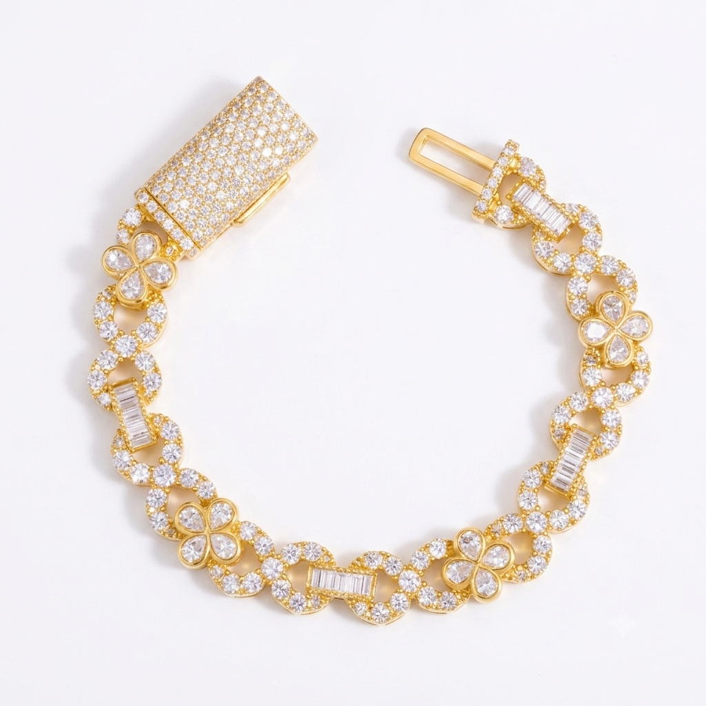 Diamond Clover Link Bracelet in 14K Gold